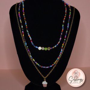 3 EXCLUSIVE NECKLACES AND 1 PAIR OF EARRING